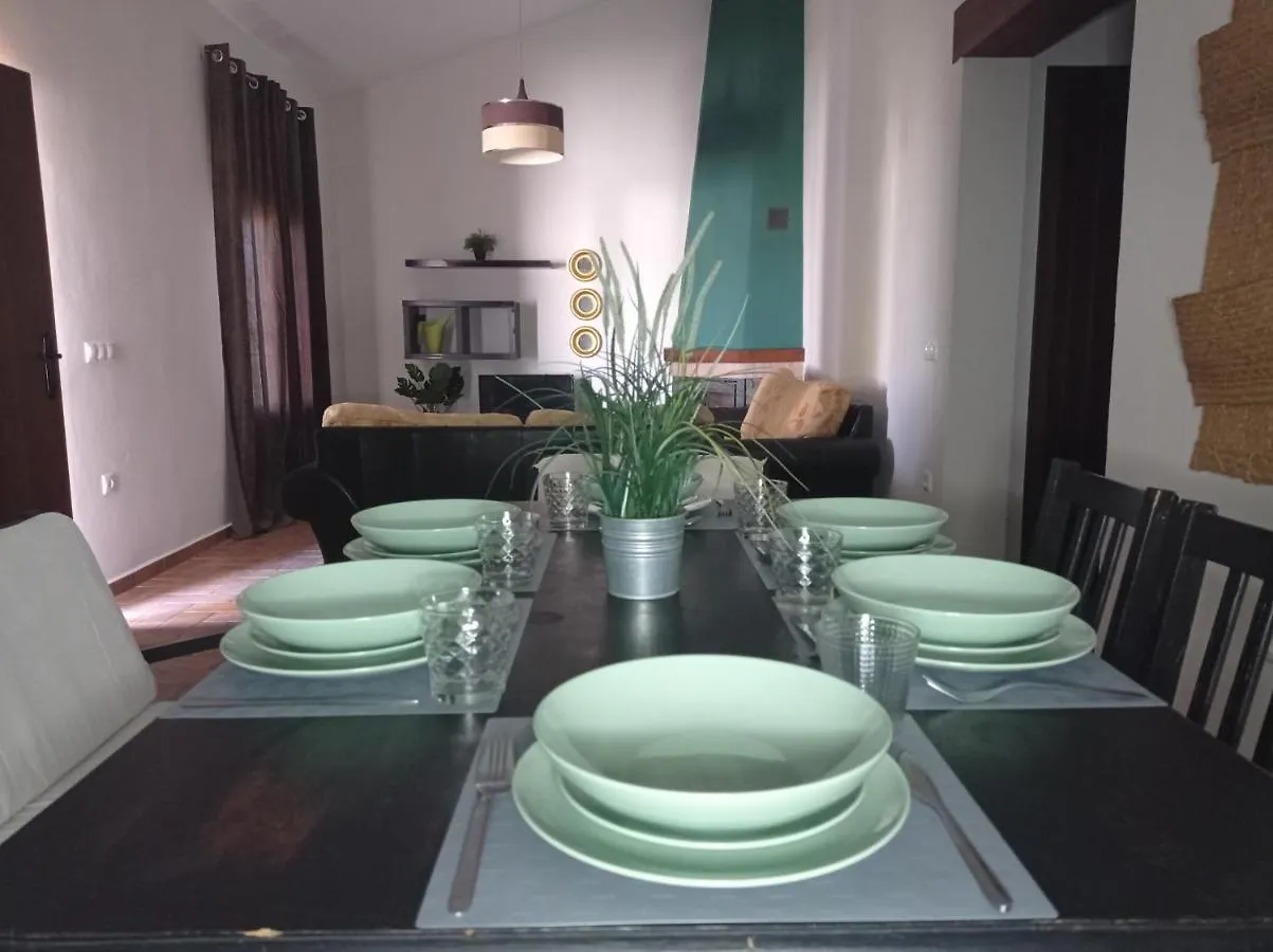 Chalet La Primera Piedra contacts